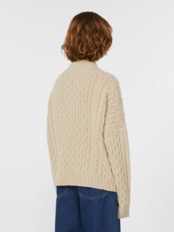 Alternative view of MAGLIA WEEKEND MaxMara Yard