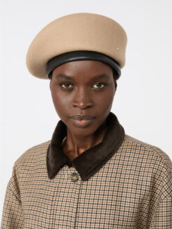 BERRETTO WEEKEND MaxMara Manto