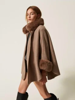 Alternative view of PONCHO TWINSET