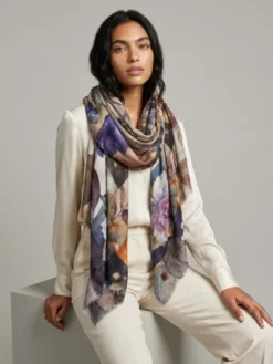 Alternative view of FOULARD D'ANIELLO Elba 8019
