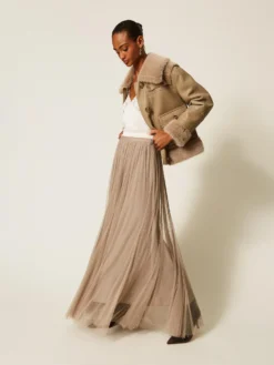Alternative view of GONNA TWINSET